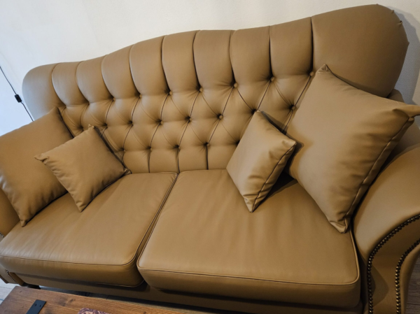 Sofa z ekoskory w stylu retro